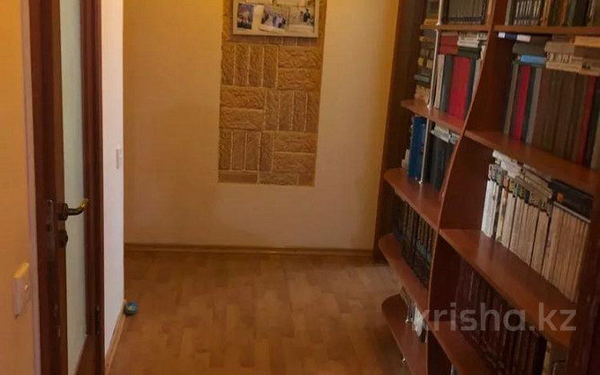 4-комнатная квартира, 107 м², 3/5 этаж, Нуркен Абдирова 51 Караганда - изображение 8