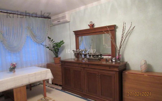 4-комнатная квартира, 79 м², 1/5 этаж, С.Датова 14 Атырау - изображение 1