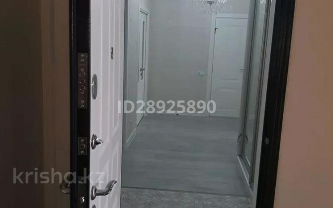 4-комнатная квартира, 139 м², 8/10 этаж, мкр 8, Г.Жубанова 146 - Пр Санкибай Батыра Актобе - изображение 1