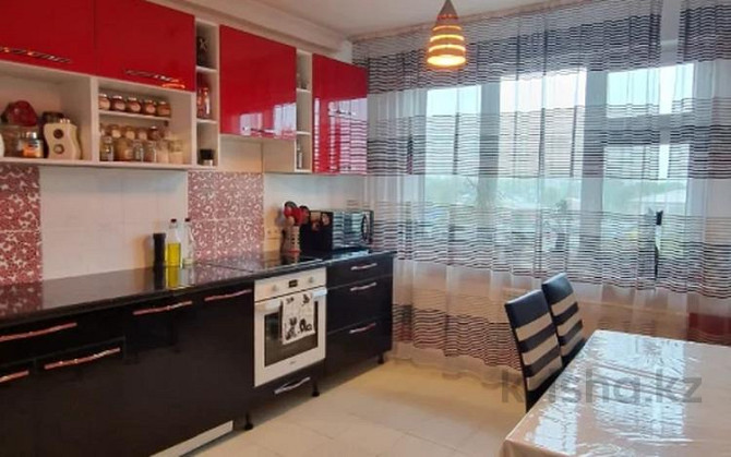 4-комнатная квартира, 75 м², 5/5 этаж, пр. Шакарима 150/1 Усть-Каменогорск - изображение 1