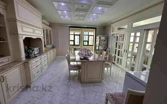 4-комнатная квартира, 227 м², 3/8 этаж, проспект Мангилик Ел 27 - Орынбор Astana