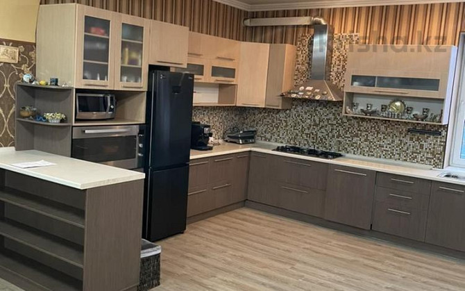 5-комнатный дом, 300 м², 8 сот., Айтеке Би - Срочно  - изображение 2