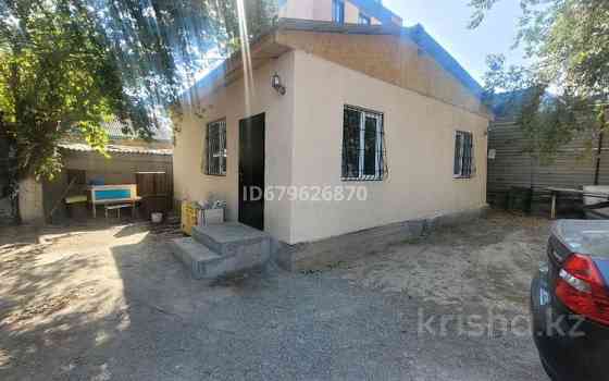 2-комнатный дом, 80 м², 3 сот., мкр Тастак-1 466 - Утеген батыр Алматы