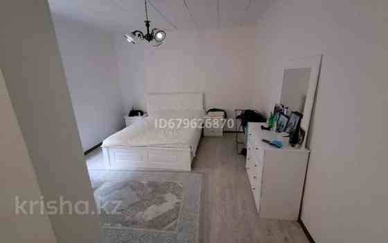 2-комнатный дом, 80 м², 3 сот., мкр Тастак-1 466 - Утеген батыр Алматы