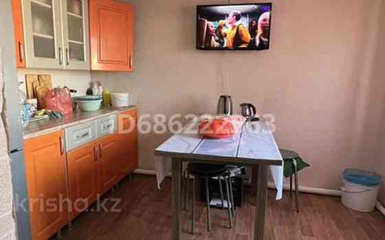 2-комнатный дом, 42 м², 4 сот., Карахан 13/1 - Магазин Болашақ Уральск
