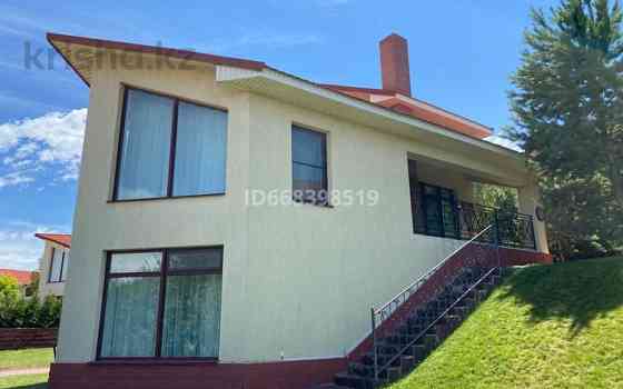 13-комнатный дом, 246 м², 6 сот., Туристов 12 