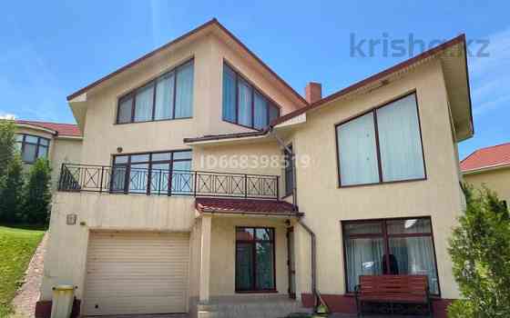 13-комнатный дом, 246 м², 6 сот., Туристов 12 