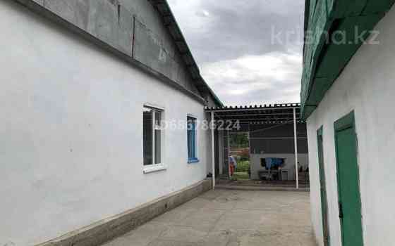 4-комнатный дом, 150 м², 8 сот., улица 1 Степная 12/2 Семей