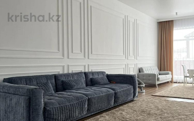 4-комнатный дом, 220 м², 10 сот., мкр Уркер, Шота рустевили - Назым Хикмета Astana - photo 1