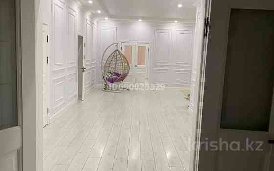 5-комнатный дом, 200 м², 8 сот., мкр Асар-2 2542 Шымкент