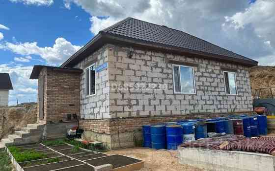2-комнатный дом, 60 м², 10 сот., Мкрн Жайляу ул. Сырымбет 29 Кокшетау