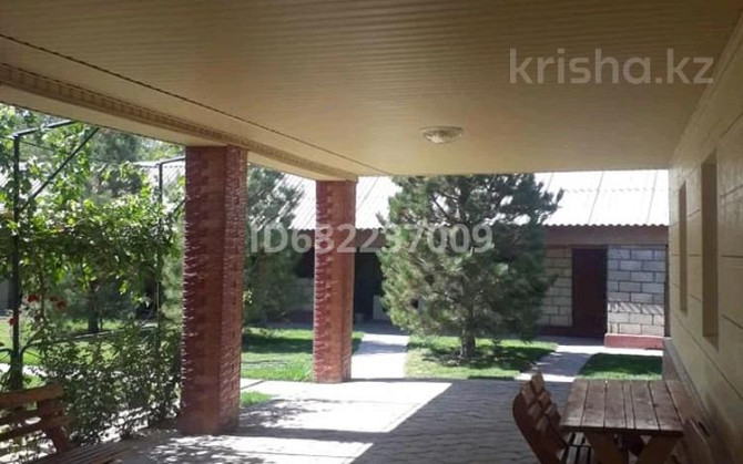 10-комнатный дом, 175 м², 15 сот., Кажымукан 102  - photo 1
