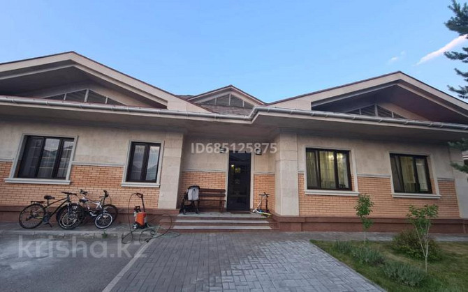 4-комнатный дом, 204.3 м², 10 сот., ул. Маметовой  - photo 1