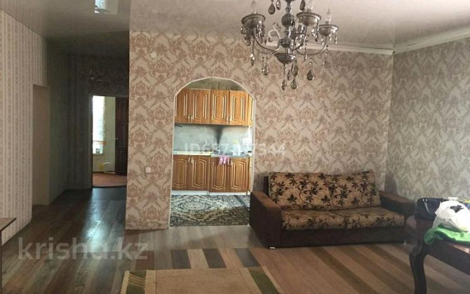 6-комнатный дом, 280 м², 6 сот., С.о Жибек жолы микрорайон 8 улица 5 дом 42  - photo 1