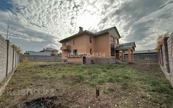 8-комнатный дом, 374.5 м², 14 сот., Мкр. Алтын ауыл 21а - Магазин «Али» на главной улице Каскелен
