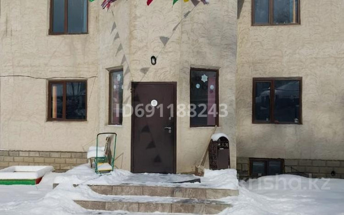 5-комнатный дом, 280 м², 9.5 сот., Жеңістің 60 жылдығы 12 - За акиматом  - photo 1