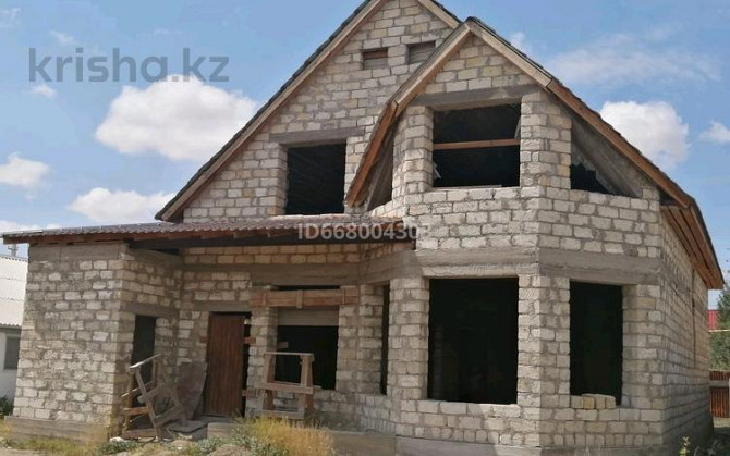 7-комнатный дом, 300 м², 12 сот., Сланова 24  - photo 1