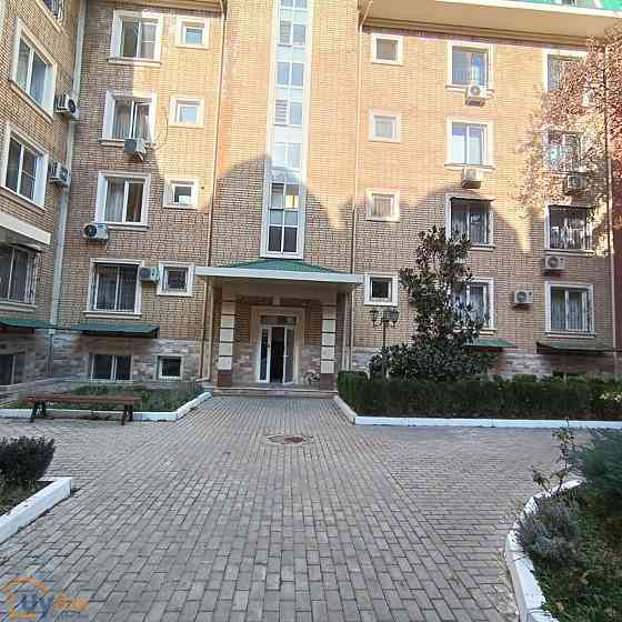 Офис на продажу, 300 м², 1 этаж Tashkent