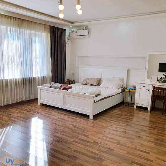 4-комнатный частный дом в аренду, 200 м² Ташкент