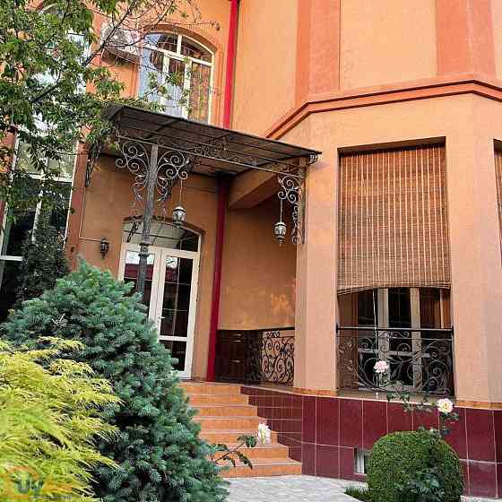 5-комнатный частный дом в аренду, 200 м² Tashkent