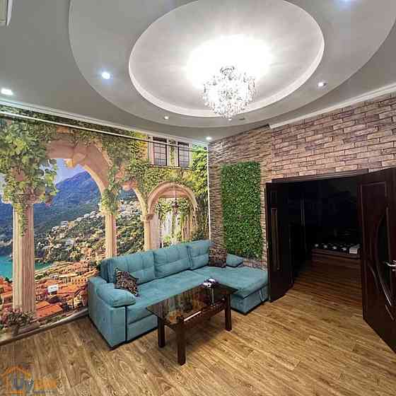 3-комнатный частный дом в аренду, 300 м² Tashkent