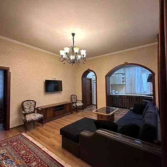 6-комнатный частный дом в аренду, 200 м² Tashkent