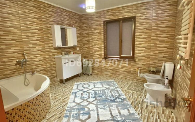 6-комнатный дом, 370 м², 8 сот., мкр Самал-1 - Рыскулова Шымкент - изображение 8
