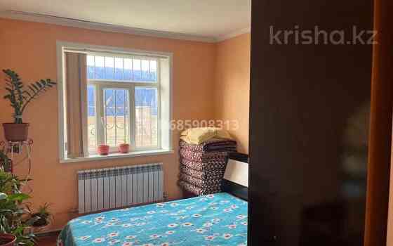 5-комнатный дом, 144 м², 8 сот., мкр Самал-3 27 - Алтынбастау Shymkent