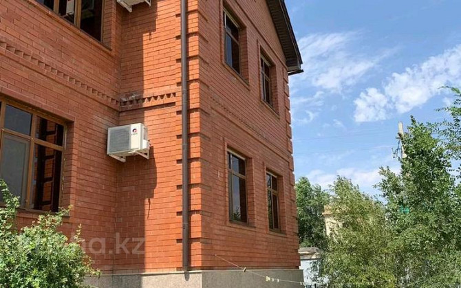 9-комнатный дом, 680 м², 14 сот., Центральный микрорайон Atyrau - photo 3