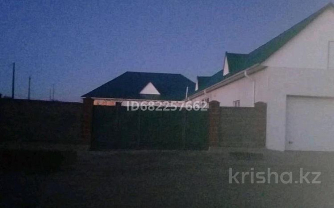 6-комнатный дом, 350 м², , Мкр. восточный 15  - photo 1