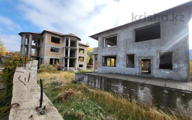 12-комнатный дом, 900 м², 100 сот., Ул.Райымбек батыра  - изображение 1