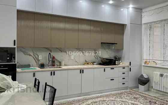 6-комнатный дом, 300 м², 3 сот., 29а мкр, 29 мкр 134 - Возле дома ажар Актау