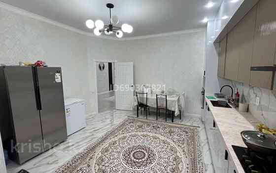 6-комнатный дом, 300 м², 3 сот., 29а мкр, 29 мкр 134 - Возле дома ажар Актау
