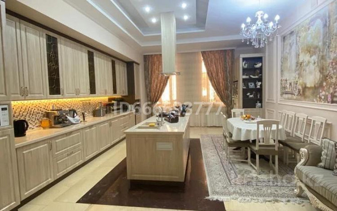9-комнатный дом, 1000 м², 10 сот., Ботанический сад Караганда - изображение 1