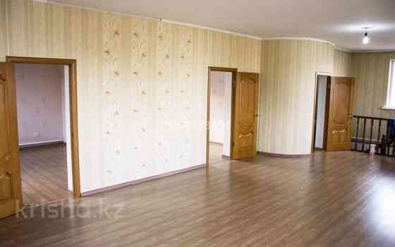4-комнатный дом, 200 м², 8 сот., Школьная улица 