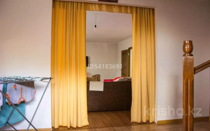 4-комнатный дом, 200 м², 8 сот., Школьная улица  - изображение 2