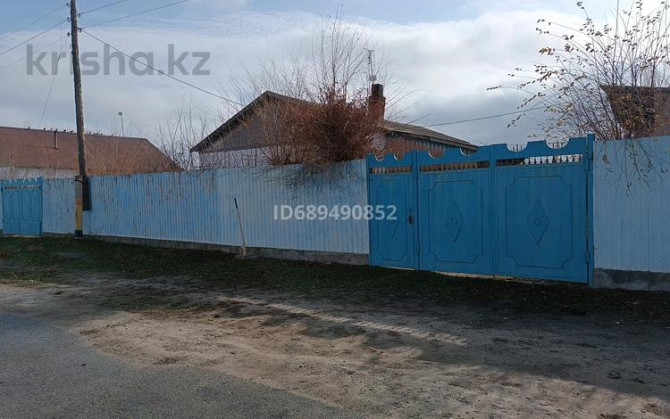 4-комнатный дом, 120 м², 28 сот., Сарыбай көшесі 38 - Возле башня  - photo 1