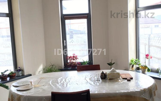 5-комнатный дом, 165 м², 4.12 сот., У. квартал 273 55/14 Абай - изображение 1