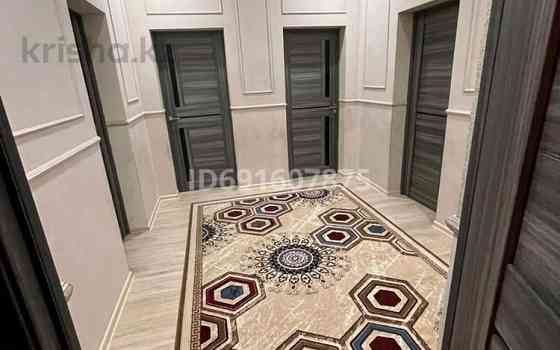 4-комнатный дом, 300 м², 8 сот., 12 44 - Самал 