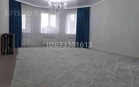 4-комнатный дом, 250 м², 10 сот., Мкр Шыгыс-2 