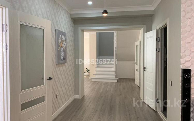 7-комнатный дом, 300 м², 5 сот., Дуйсенгалиев 24 Atyrau - photo 2