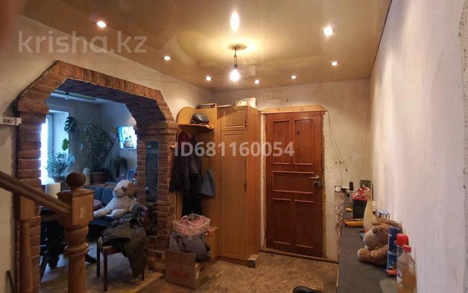 8-комнатный дом, 200 м², 6 сот., Песчаная 36 Semey - photo 2