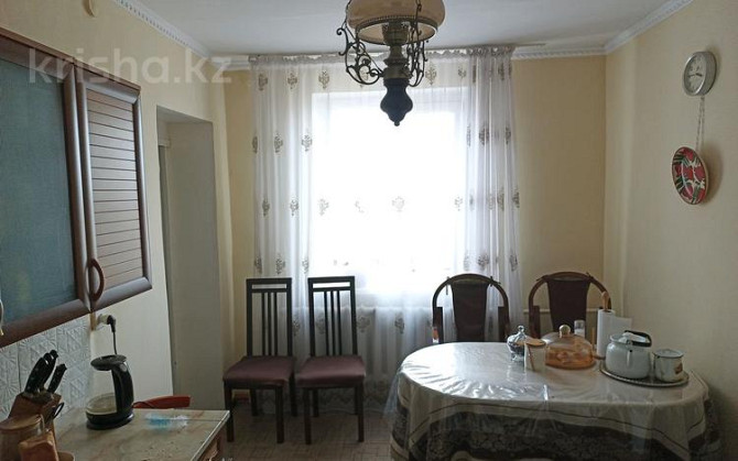 5-комнатный дом, 160 м², 22 сот., Тәуелсіздік 1а - Астана  - photo 3