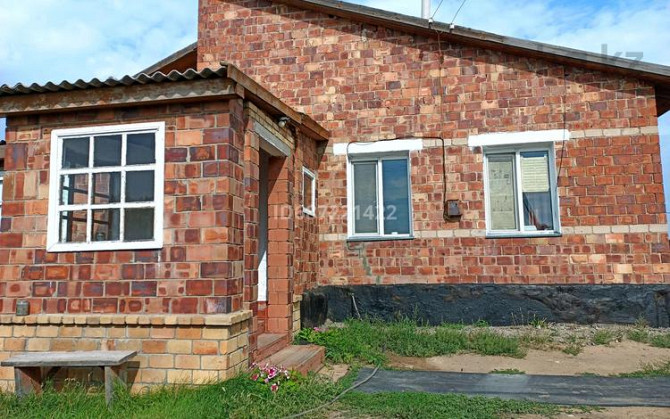 5-комнатный дом, 160 м², 22 сот., Тәуелсіздік 1а - Астана  - photo 1