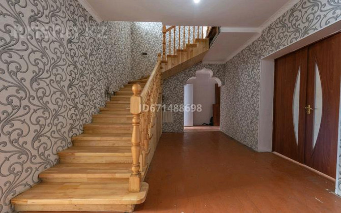 7-комнатный дом, 250 м², 15.5 сот., Гумилева  - photo 2