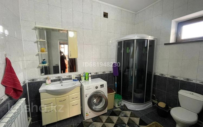 8-комнатный дом, 250 м², 15 сот., Валиханова 107 Жаркент - изображение 4