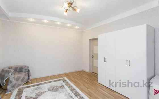 4-комнатный дом, 270 м², 7.4 сот., Мкр. Тау Самал 128 Алматы