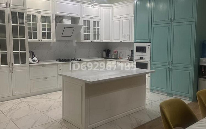 4-комнатный дом, 500 м², 0.1 сот., мкр "Самал" Актау - изображение 2