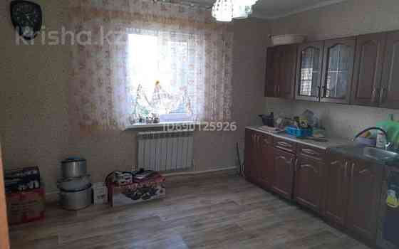 3-комнатный дом, 100 м², 5 сот., мкр Жулдыз - Нургиса Тлендиева Уральск