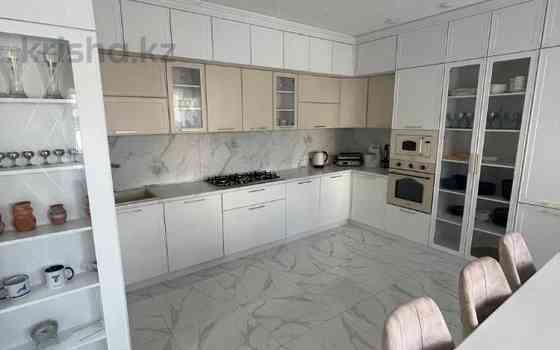7-комнатный дом, 350 м², 8 сот., мкр Таугуль-3, Паримбетова 31 - Жандосова Алматы